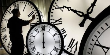 Nga goditjet në tru te aksidentet rrugore, si ndikon ndryshimi i orës tek ne