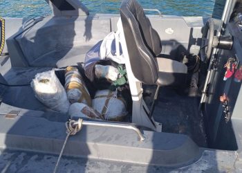 Skafi me drogë nga Saranda, gjendet sasi tjetër në det, 135 kg të sekuestruara deri tani (EMRI)