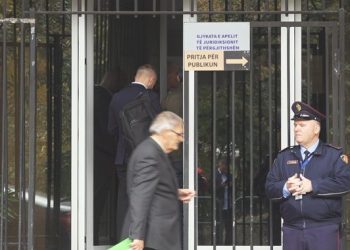 Rriten masat e sigurisë te Apeli/ Pas vrasjes së gjyqtarit Kalaja, policia kontrollon gjykatën