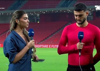 Çfarë ndodhi mes Armando Brojës dhe intervistueses? Komunikimi i sikletshëm që zgjoi vëmendjen e komentuesve