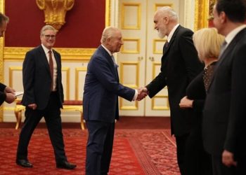 FOTOLAJM / Samiti në Londër, kryeministri Rama mirëpritet nga Mbreti Charles III