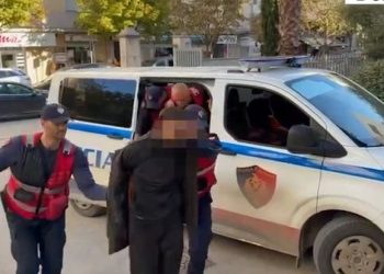 Vrau babain me thikë në Durrës, dëshmia e autorit: S’po më linte të haja bukë. Kam 6 muaj që…