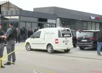 Zgjedhjet, të shtëna me armë pranë një qendre votimi në Drenas, detajet e para