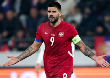 Serbia beson te mrekullitë, kapiteni Mitroviç: T’i bëjmë tre fitore, ndoshta Shqipëria do gabojë
