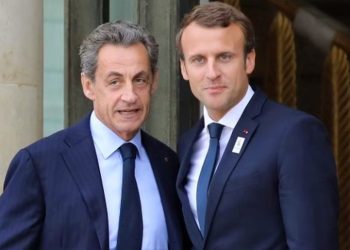 Sarkozi u prit nga Macron në Pallatin Presidencial para se të shkonte në burg