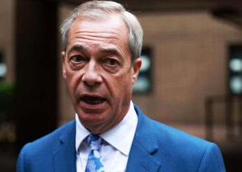 Rama batuta për Farage: Do dukesh i vogël para Skënderbeut nëse vjen në Shqipëri më 28 nëntor