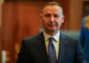 Deputeti i LDK në Kosovë godet me grusht një qytetar: Më provokoi keq!