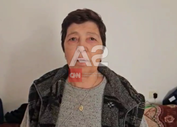 “Tërhoqëm djalin prej këmbe”/ Fqinjia rrëfen tmerrin nga zjarri që i mori jetën nënës dhe 14-vjeçarit në Maliq