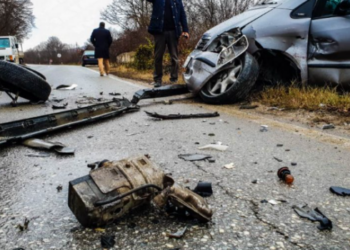 Aksident në Rrugën e Kombit, automjeti del nga rruga/ Shoferi në gjendje të rëndë