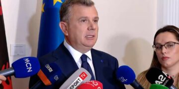 Mbledhja e grupit të PS-së, Balla: Ne do ta zgjedhim Avokatin e Popullit, me ose pa opozitën!