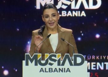 “S’kam humbur asnjë seri të telenovelës Sulejmani i Madhërishëm, mësova edhe historinë”/Balluku habit me deklaratën para zv.presidentit turk (VIDEO)