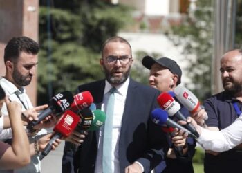 Bardhi reagon pasi Presidenti dekretoi zgjedhjet në Tiranë: Puç kushtetues, robot që komandohet nga Rama