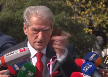 “PS ka frikë të tmerrshme”/Berisha paralajmëron protesta: S’do e lejojmë situatën të degradojë