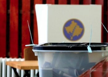 Kosova voton sot për zgjedhjet lokale, serbët në veri dynden për të votuar