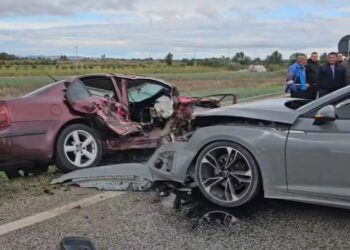 2 makina përplasen ‘kokë më kokë’ në aksin rrugor Lushnjë-Berat, 3 të plagosur rëndë (VIDEO)