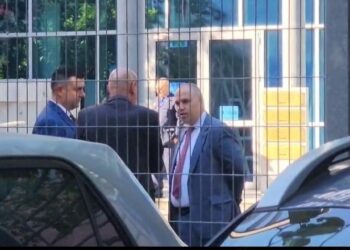 Kreu i Gardës inspekton ambientet e GJKKO, takim edhe me Erion Banin, në fokus siguria