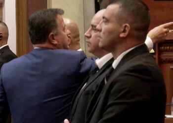 “Mos më drejto gishtin. Turp të kesh ti”, Koçiu debat të ashpër me Nokën
