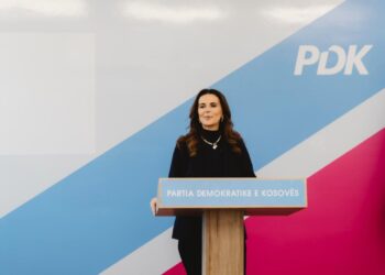 Zgjedhjet lokale në Kosovë/ Sekretarja e PDK bën thirrje: Vazhdoni të votoni, partia po fiton besimin e popullit