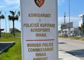 Dyshohet se ishin të korruptuar, pezullohen nga puna dy punonjësit e Policisë Kufitare të Rinasit