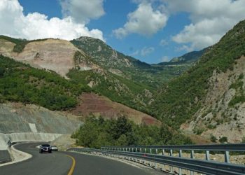 Miratohet fondi shtesë prej 753 mijë lekësh për pronarët që preken nga shpronësimet në ‘Rrugën e Arbrit’
