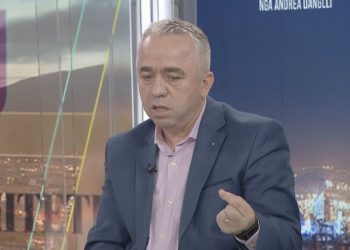 Momenti kur i hyri frika Ramiz Aliajt dhe nisi shpërbërja e diktaturës komuniste