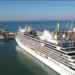 “Pallati lundrues” luksoz mbërrin në Portin e Durrësit, zbarkojnë qindra turistë (FOTOT)