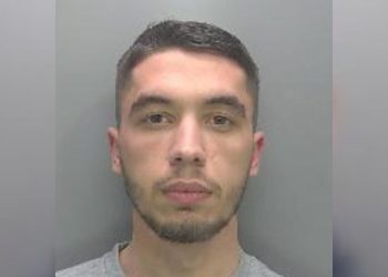 Britani e Madhe/ Shqiptari fshehu kokainën në të brendshme, habiten policët në Cambridge