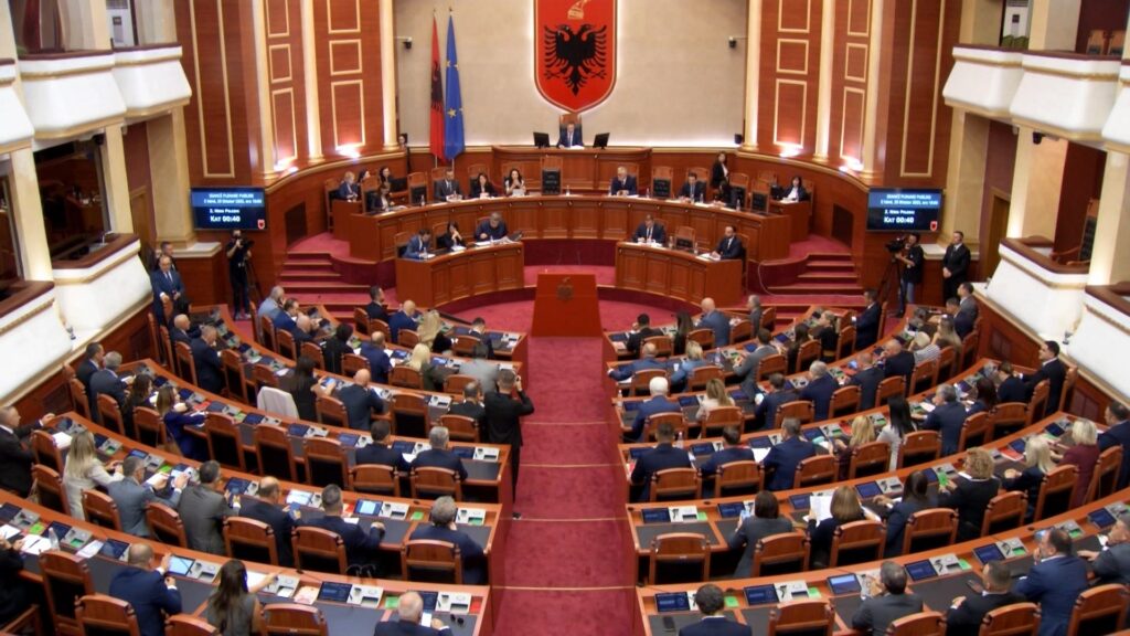 Preket reforma në drejtësi  maxhoranca kërkon ndryshimin e dy ligjeve