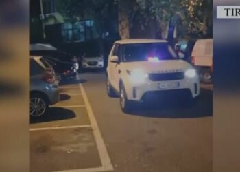 Mashtroi 37-vjeçarin që do t’i transferonte paratë e blerjes së makinës në llogarinë e bankës, arrestohet i riu