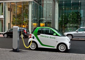 Çmimi i ri i energjisë për makinat elektrike, zv ministri: Do ndikojë vetëm në një kategori klientësh