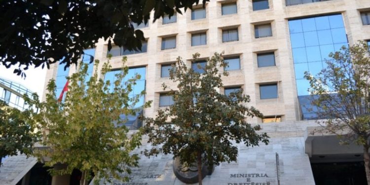 Ndryshon Kodi Penal ekzistues/ Nga parkimi dysh te abuzimi me fondet e BE, ja sa dënime me burg shtohen