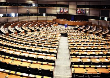 Rezoluta më e ashpër për Serbinë/ PE dënoi fuqishëm polarizimin politik, qasjen pro-ruse dhe shtypjen shtetërore