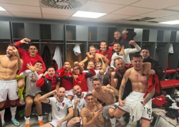 Triumfi në Serbi, Rama ndan foton e djemve të Kombëtares duke festuar: Me zemrën plot…