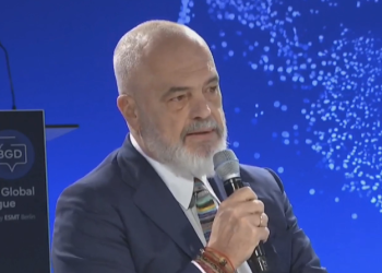 Live-Ekonomia Globale/ Kryeministri Rama në Berlin, në konferencë edhe “Diella”