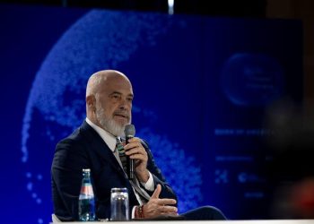 “Si nuk më urove për paqen me Azerbajxhanin?!”/ Rama: Ishte shaka miqësore, u mërzita që u përdor për të sulmuar Trump