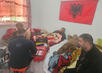 Prej dy javësh në grevë! Rëndohet shëndeti i naftëtarëve, largohet 1 prej tyre, ndërhyn ekipi mjekësor
