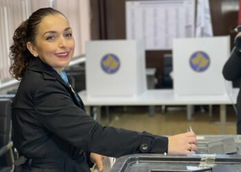 Zgjedhjet në Kosovë / Kurti dhe Osmani votojnë: Vendosim për katër vitet e ardhshme