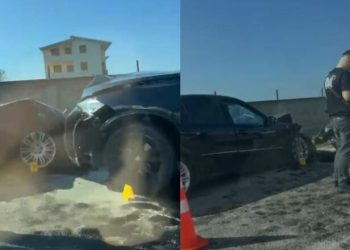 (VIDEO) Aksident në aksin ‘Maminas-Gjiri i Lalëzit’/ Tre automjete përplasen me njëri-tjetrin, plagosen dy vajza