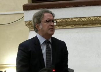 Dumani dhe Çela në Kuvend/ “Hera e parë në 32 vite!”, Alizoti: Dua t’i pyesim drejtpërdrejtë raportuesit