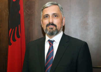 Asim Vokshi u zgjodh anëtar i Gjykatës Kushtetuese, betohet të Martën te Presidenti Begaj