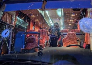 Përfundon në tragjedi ndeshja në Itali, sulmohet autobusi i tifozëve, vdes shoferi