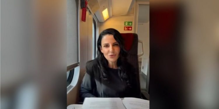 VIDEO / Balluku, me tren nga Zyrihu në Bernë: Bashkëpunim me Zvicrën për rrjetin hekurudhor në Shqipëri
