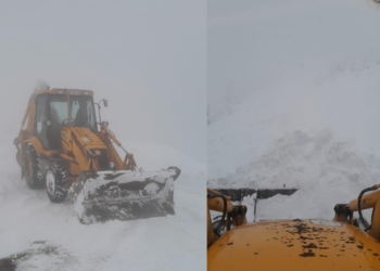 Dëbora bllokon banorët në Bjeshkët e Javorrit/ Vështirësi në hapjen e rrugës, ekipet e shpëtimit ‘ngecin’ në Qafën e Markofçes..
