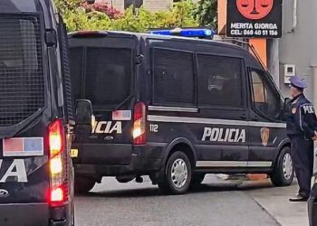 (EMRAT) Të dënuar nga GJKKO për kultivim të narkotikëve, arrestohen në Vlorë dy persona