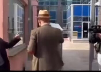 Video/Qytetari “i përvishet” dhëndrit të Berishës para SPAK: Lapanjoz je ti dhe Saliu! Uroj të kesh botuar një 2 lekësh nga këto 120 mln €!