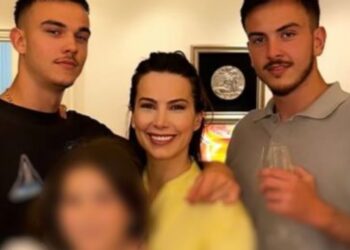 Dhunuan policin/ Mbetet në burg njëri nga djemtë e Valbona Selimllarit, tjetri në ‘detyrim paraqitje’