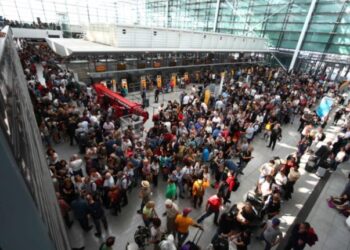 Dy dronë mbi qiellin e Gjermanisë, mbyllet sërish aeroporti i Mynihut/ 6,500 pasagjerë mbeten të bllokuar