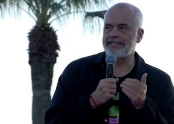 Kryeministri Edi Rama në Vlorë, vizitë e papritur në qytetin bregdetar