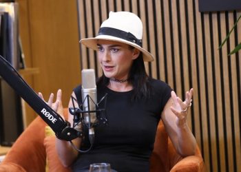 “Italia ishte burgu im i parë”, Elsa Lila tregon dhimbjen e madhe pas humbjes së nënës në ’97