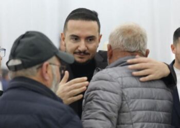 Salianji nis foltoret anti-Berisha nga Korça? Ish-deputeti: Kur politika përpiqet të humbasë kuptimin e saj, forca vjen nga …